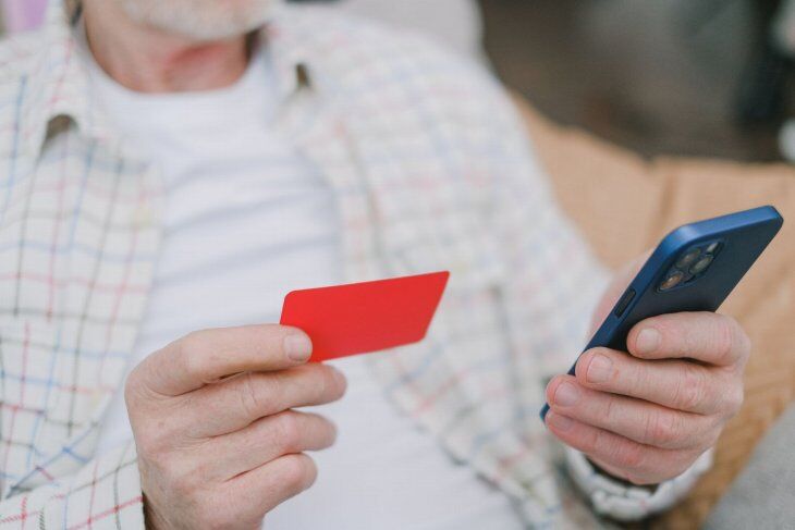 Pare de cair em golpes: checklist para evitar fraudes ao usar crédito via cartão e Pix